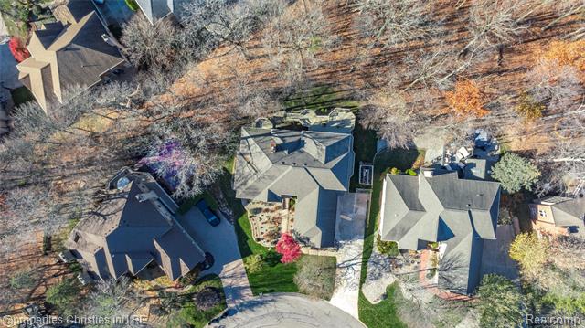 Builiding view sixty six for 27085 Winchester, Farmington, MI. 48331