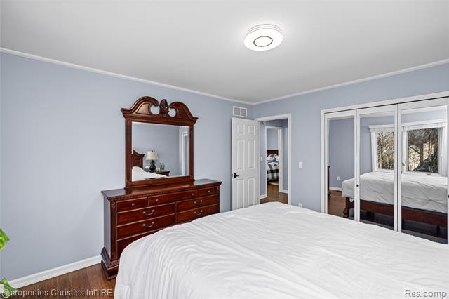 Builiding view thirty eight for 27085 Winchester, Farmington, MI. 48331