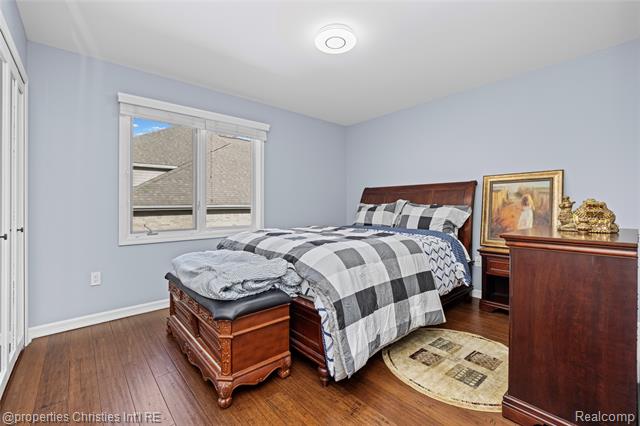 Builiding view thirty nine for 27085 Winchester, Farmington, MI. 48331