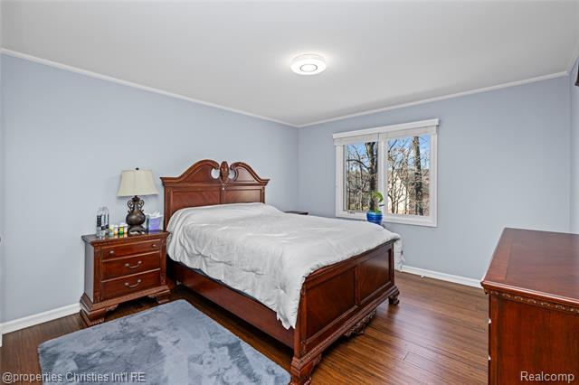 Builiding view thirty seven for 27085 Winchester, Farmington, MI. 48331