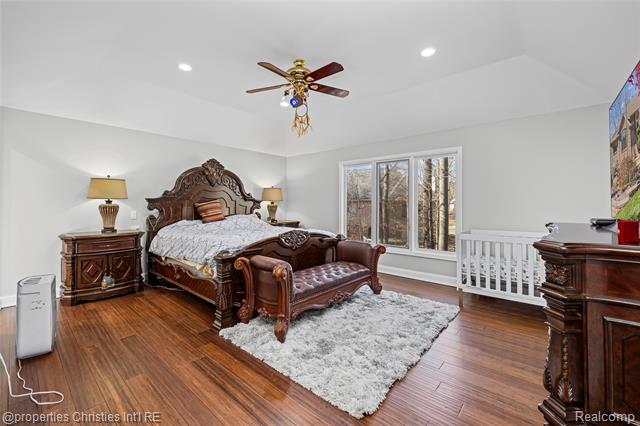 Builiding view twenty five for 27085 Winchester, Farmington, MI. 48331