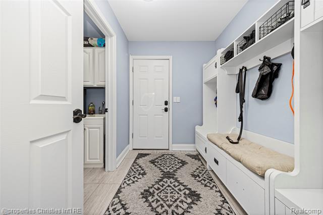 Builiding view twenty three for 27085 Winchester, Farmington, MI. 48331