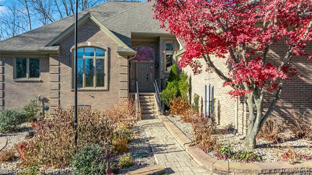 Builiding view two for 27085 Winchester, Farmington, MI. 48331