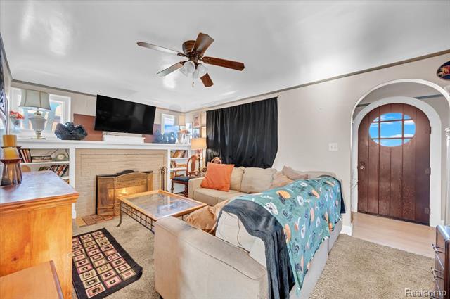 Builiding view six for 238 Nepessing, Lapeer, MI. 48446