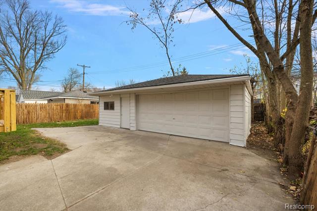 Builiding view twenty eight for 1888 Griffith, Berkley, MI. 48072