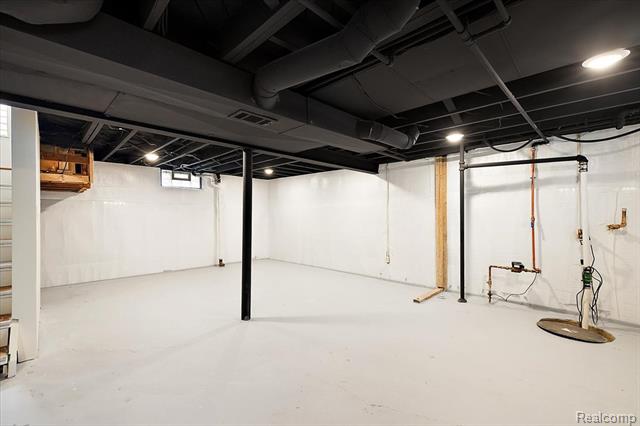 Builiding view twenty for 1888 Griffith, Berkley, MI. 48072