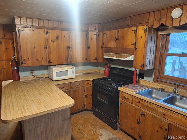 Builiding view eighteen for 6921 Wegner, Saginaw, MI. 48609