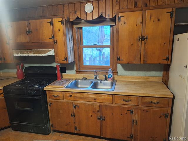 Builiding view seventeen for 6921 Wegner, Saginaw, MI. 48609