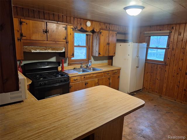 Builiding view sixteen for 6921 Wegner, Saginaw, MI. 48609