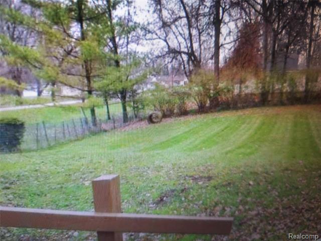 Builiding view three for 6921 Wegner, Saginaw, MI. 48609