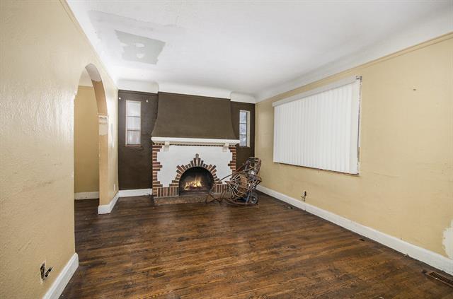 Builiding view three for 15763 Robson, Detroit, MI. 48227