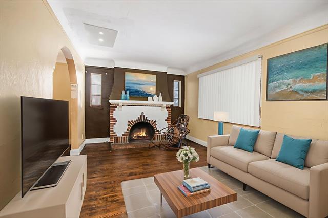 Builiding view two for 15763 Robson, Detroit, MI. 48227