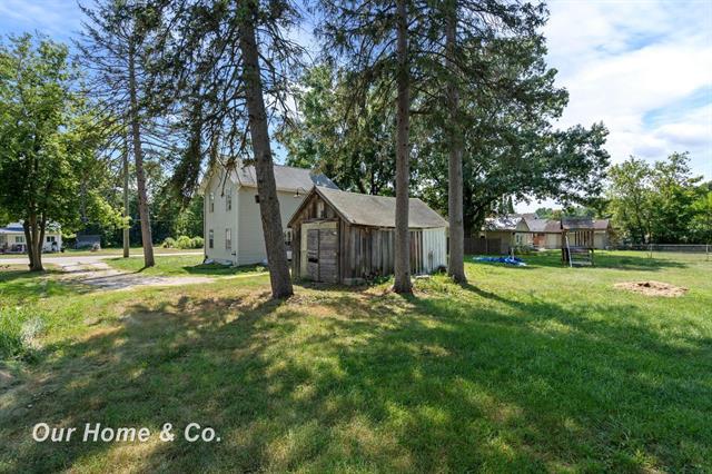 Builiding view eight for 240 3Rd, Imlay City, MI. 48444