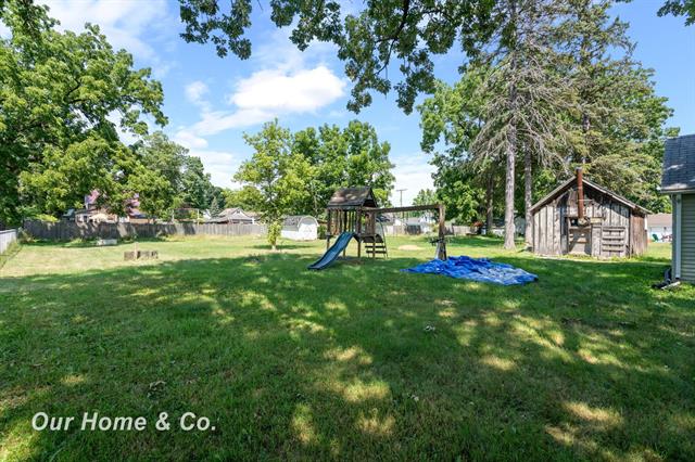 Builiding view five for 240 3Rd, Imlay City, MI. 48444