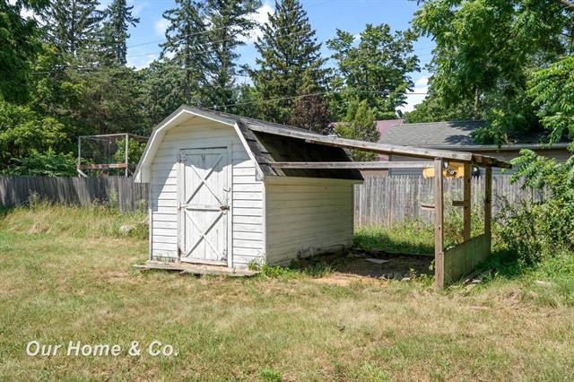 Builiding view seven for 240 3Rd, Imlay City, MI. 48444