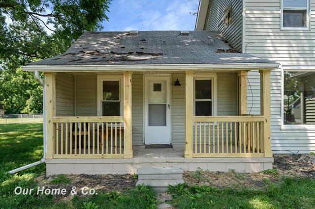 Builiding view three for 240 3Rd, Imlay City, MI. 48444