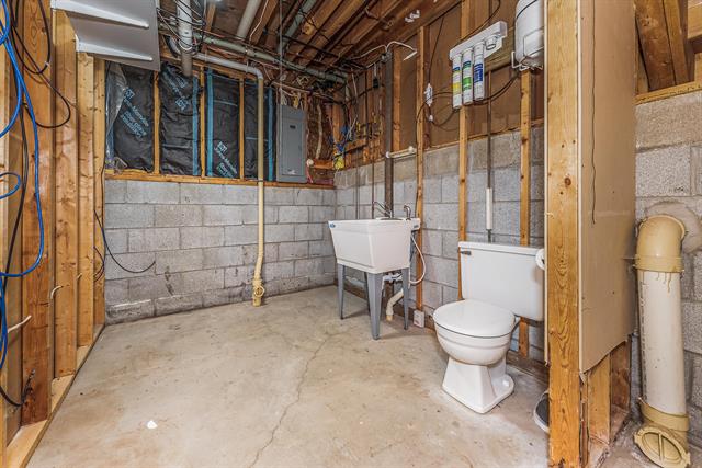 Builiding view thirty eight for 51 Chestnut, Chelsea, MI. 48118