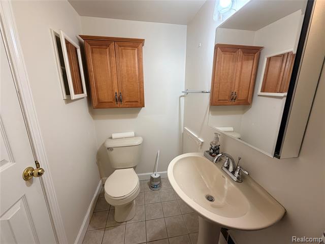 Builiding view eleven for 1726 Fort, Trenton, MI. 48183