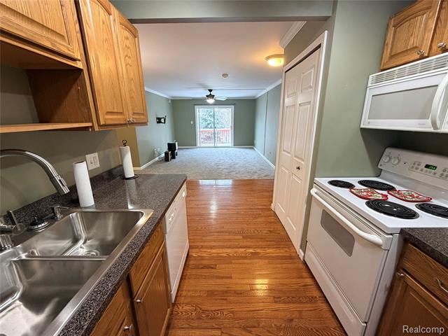 Builiding view two for 1726 Fort, Trenton, MI. 48183