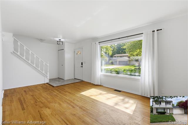 Builiding view five for 27646 Pierce, Southfield, MI. 48076