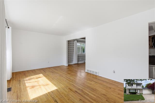 Builiding view four for 27646 Pierce, Southfield, MI. 48076