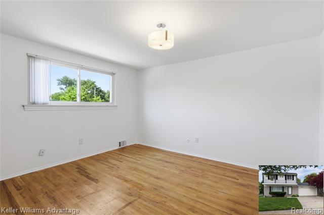 Builiding view fourteen for 27646 Pierce, Southfield, MI. 48076