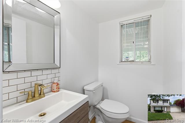 Builiding view thirteen for 27646 Pierce, Southfield, MI. 48076
