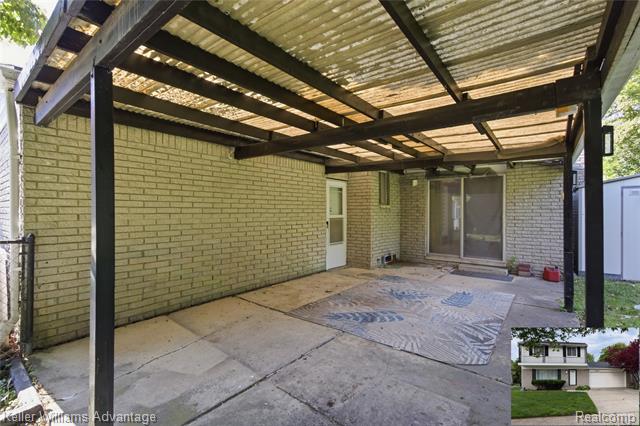 Builiding view twenty three for 27646 Pierce, Southfield, MI. 48076