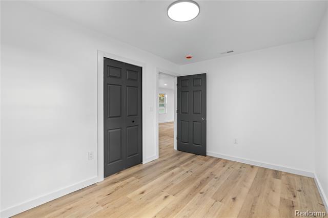 Builiding view forty four for 1445 Seymour, Flushing, MI. 48433