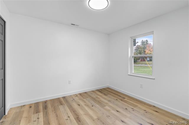 Builiding view forty nine for 1445 Seymour, Flushing, MI. 48433