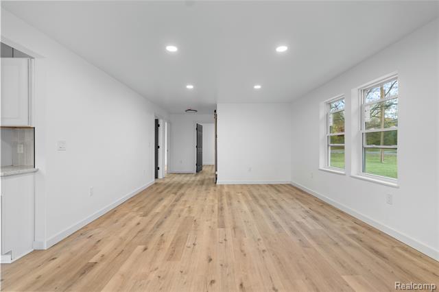 Builiding view thirty nine for 1445 Seymour, Flushing, MI. 48433