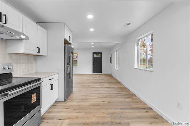 Builiding view thirty for 1445 Seymour, Flushing, MI. 48433