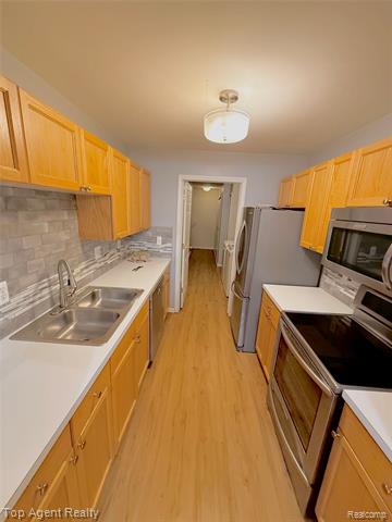 Builiding view three for 44975 Marigold, Sterling Heights, MI. 48314