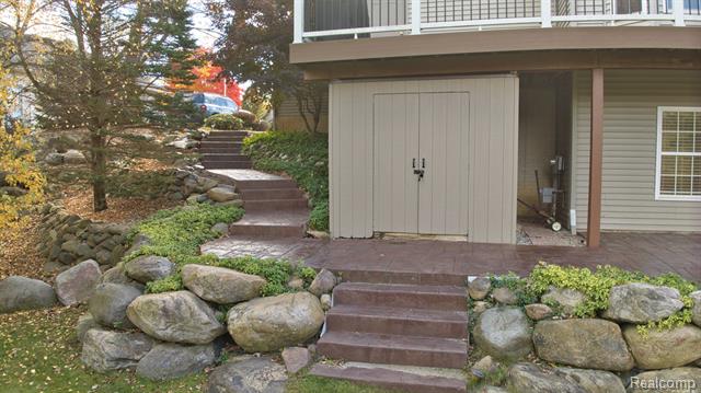 Builiding view fifty three for 4400 Oak Tree, Fenton, MI. 48430