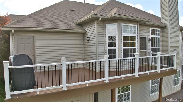 Builiding view fifty for 4400 Oak Tree, Fenton, MI. 48430