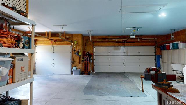 Builiding view forty seven for 4400 Oak Tree, Fenton, MI. 48430