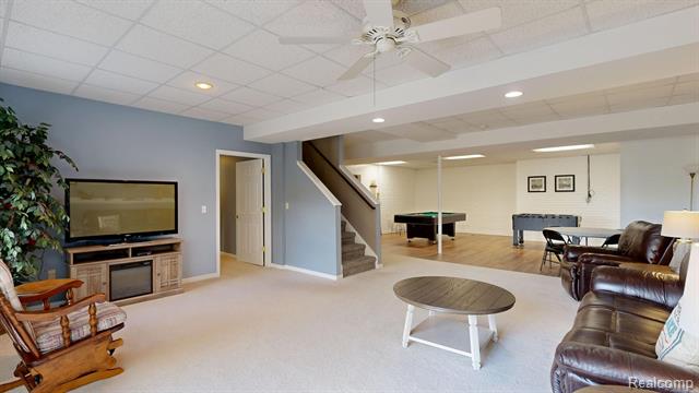 Builiding view thirty five for 4400 Oak Tree, Fenton, MI. 48430