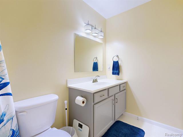 Builiding view thirty four for 4400 Oak Tree, Fenton, MI. 48430