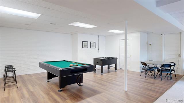 Builiding view thirty nine for 4400 Oak Tree, Fenton, MI. 48430