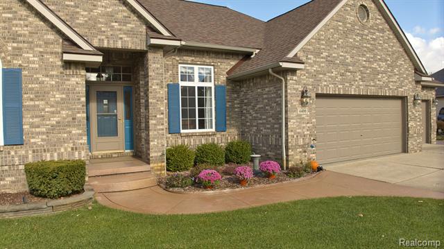 Builiding view three for 4400 Oak Tree, Fenton, MI. 48430