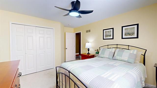 Builiding view twenty six for 4400 Oak Tree, Fenton, MI. 48430