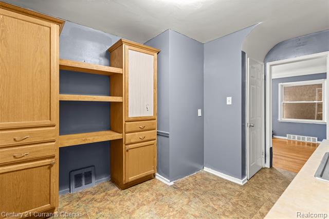 Builiding view six for 17150 Sioux, Detroit, MI. 48224