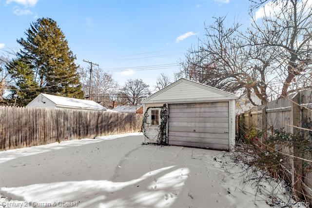 Builiding view thirteen for 17150 Sioux, Detroit, MI. 48224