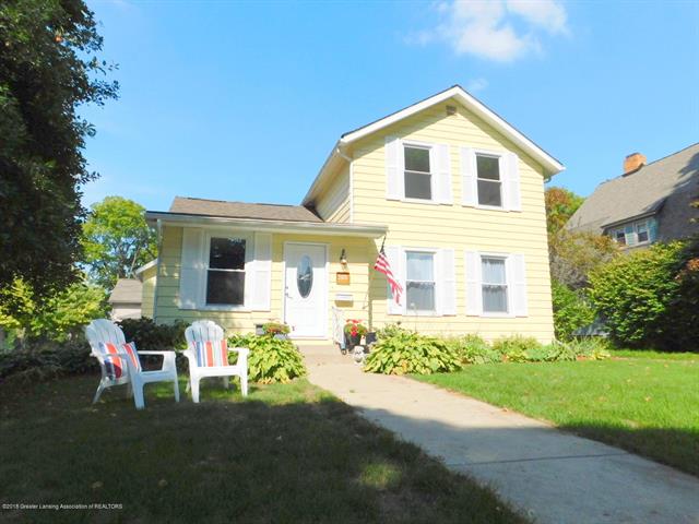 front view for 305 E Oak Street, Mason, Mi. 48854