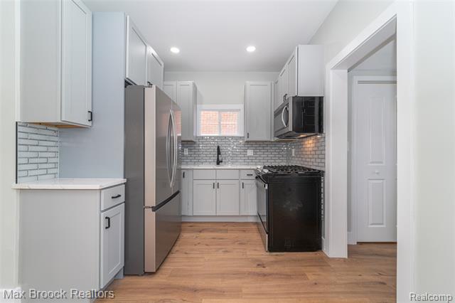 Builiding view twelve for 3266 Collingwood, Detroit, MI. 48206