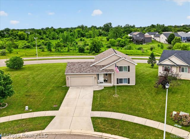 Builiding view two for 1180 Cimmaron, Davison, MI. 48423