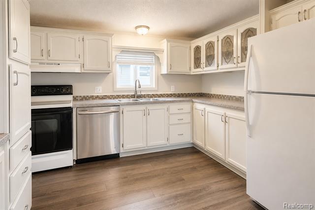 Builiding view six for 295 Bud, Northville, MI. 48167