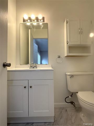 Builiding view eight for 27048 Winchester, Trenton, MI. 48183