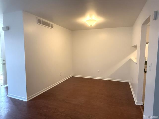 Builiding view five for 27048 Winchester, Trenton, MI. 48183