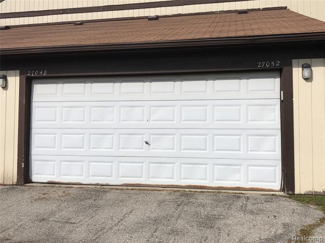 Builiding view twenty for 27048 Winchester, Trenton, MI. 48183